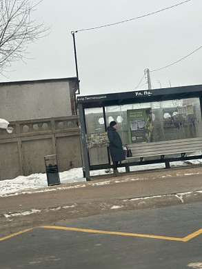 В Иванове вандалы испоганили новые остановочные павильоны незаконными плакатами 